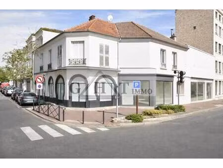 location commerce 926 m²