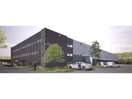 location entrepôt 6 715 m²