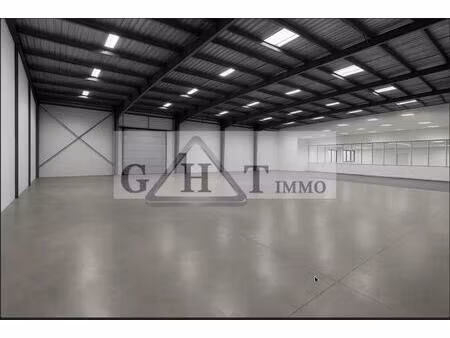 location entrepôt 900 m²