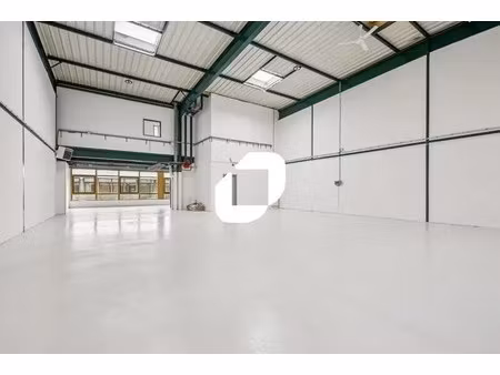 location entrepôt 369 m²