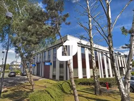 location local d'activités 357 m²