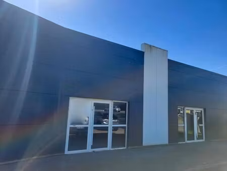 location local d’activités baud 56150 410m²