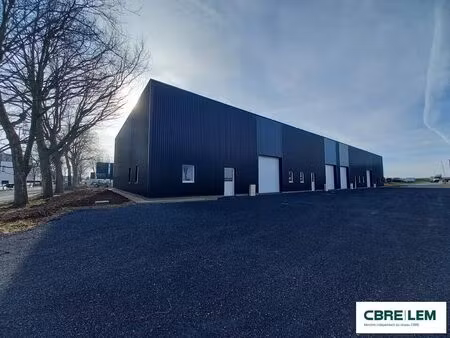 location local d'activités 224 m²