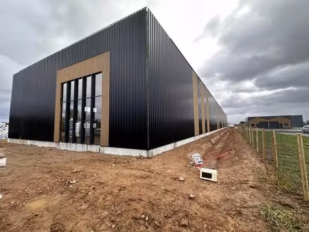 location local d'activités 220 m²