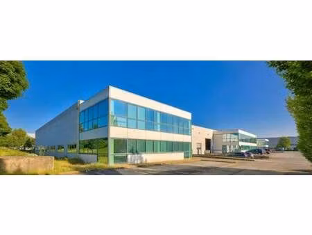 location local d'activités 1 313 m² à 3 979 m²