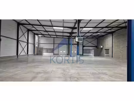 location local d’activités 406m² à 2244m²