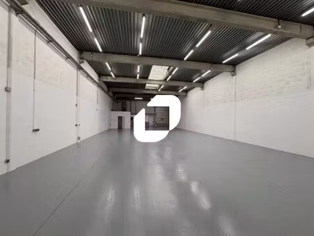 location local d’activités eragny 95610 298m²