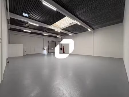 location local d’activités eragny 95610 449m²