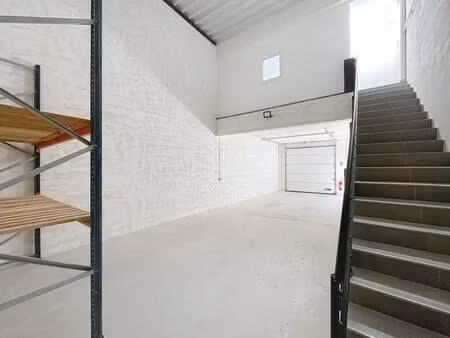 location local d’activités fleurieu sur saone 69250 136m²