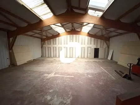 location local d'activités 70 m² à 310 m²