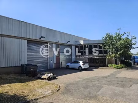 location local d'activités 451 m²