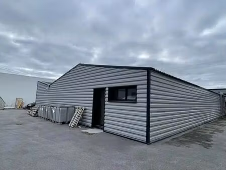 location local d’activités plougoumelen 56400 96m²