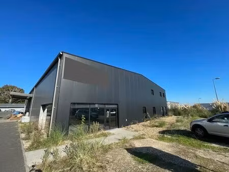 location local d'activités 254 m² à 1 689 m²