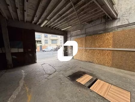 location local d'activités 200 m²