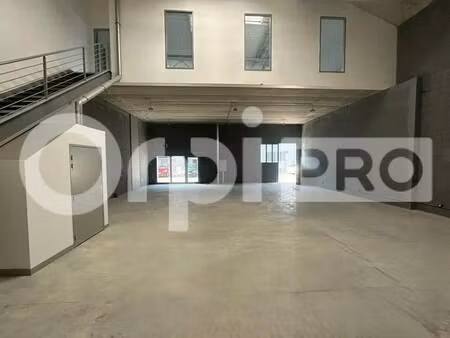 location local d’activités vaux le penil 77000 269m²