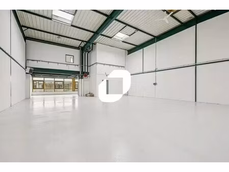 location local d’activités villepinte 93420 369m²