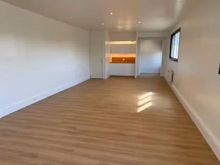 location bureaux 90 m²