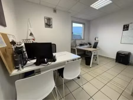 location bureaux 250 m²