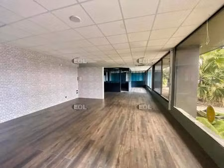 location bureaux 180 m²