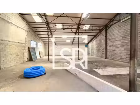 location entrepôt beauregard-vendon 63460 365m² à 376m²