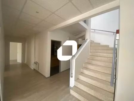 location entrepôt 474 m² à 1 052 m²