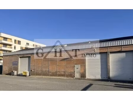 location entrepôt massy 91300 820m²