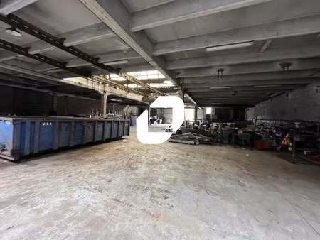 location local d'activités 1 100 m²