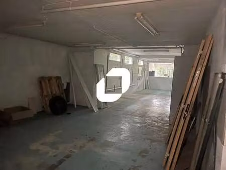 location local d'activités 190 m²