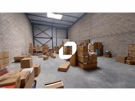 location local d’activités buchelay 78200 384m²