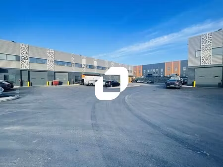 location local d'activités 187 m² à 901 m²