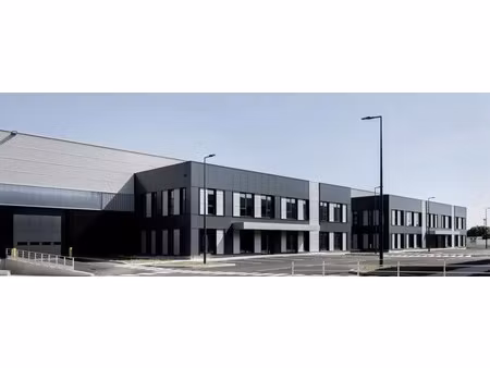 location local d'activités 1 251 m²