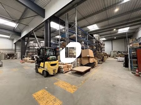 location local d'activités 2 259 m²
