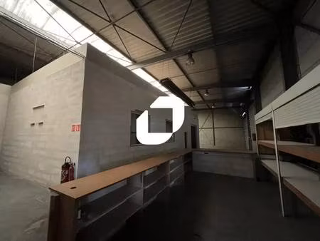 location local d'activités 700 m²