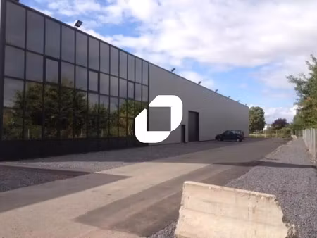 location local d'activités 2 795 m²