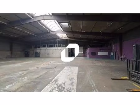 location local d'activités 1 495 m² à 4 405 m²