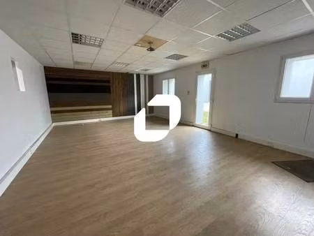 location local d'activités 1 100 m² à 2 600 m²