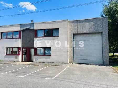 location local d'activités 213 m²
