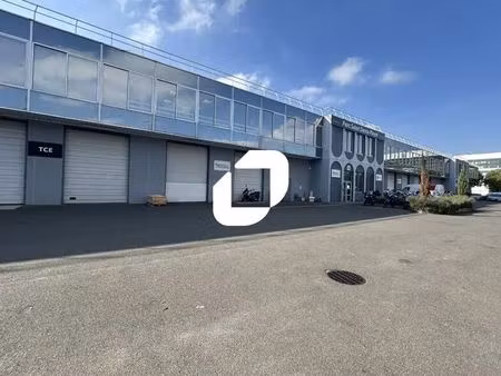 location local d'activités 1 518 m² à 4 698 m²