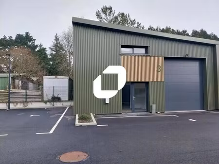location local d'activités 227 m²
