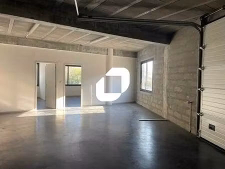 location local d'activités 100 m²