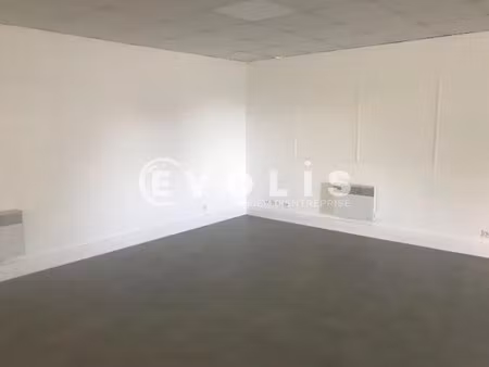 location bureaux 158 m² à 321 m²