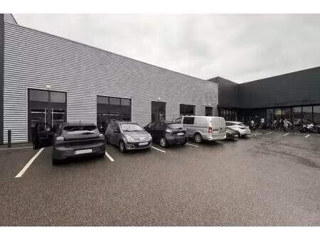 location commerce saint jean du cardonnay 76150 850m²