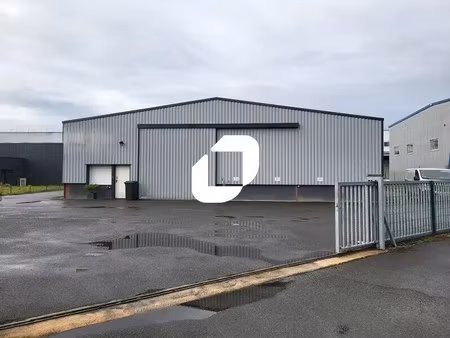 location entrepôt 200 m²