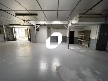 location local d'activités 224 m²