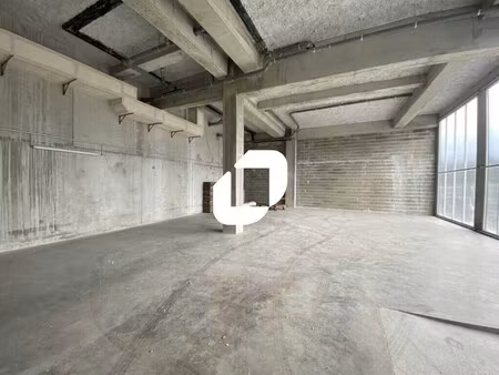 location local d’activités bordeaux 33100 176m²