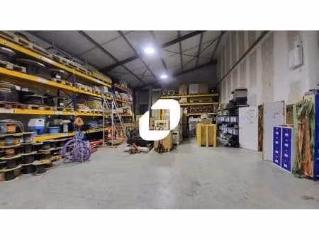location local d'activités 490 m²