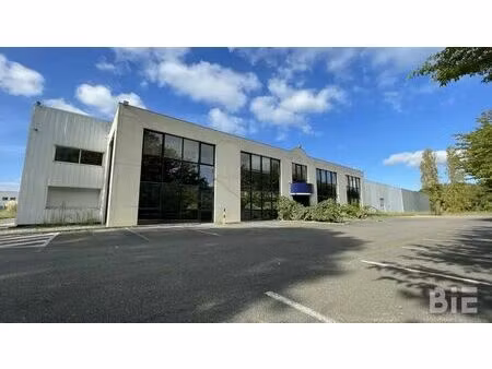 location local d’activités carbon blanc 33560 4860m²