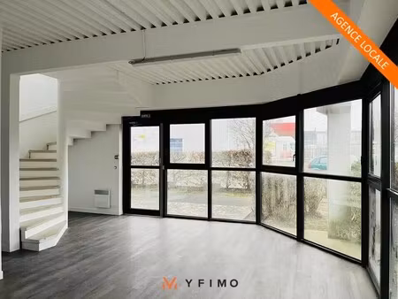 location local d'activités 890 m²