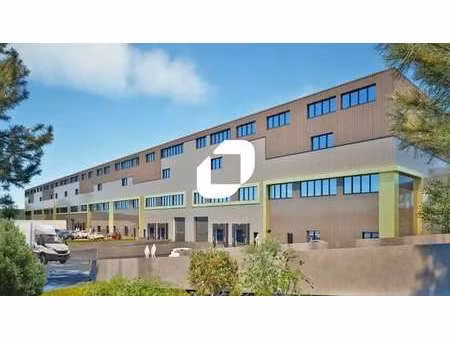 location local d'activités 560 m²