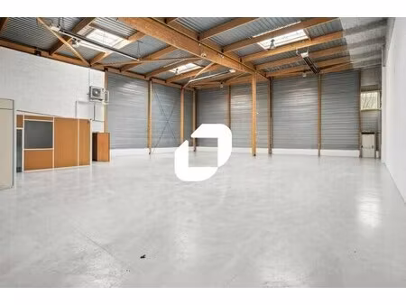 location local d’activités le bourget 93350 447m²